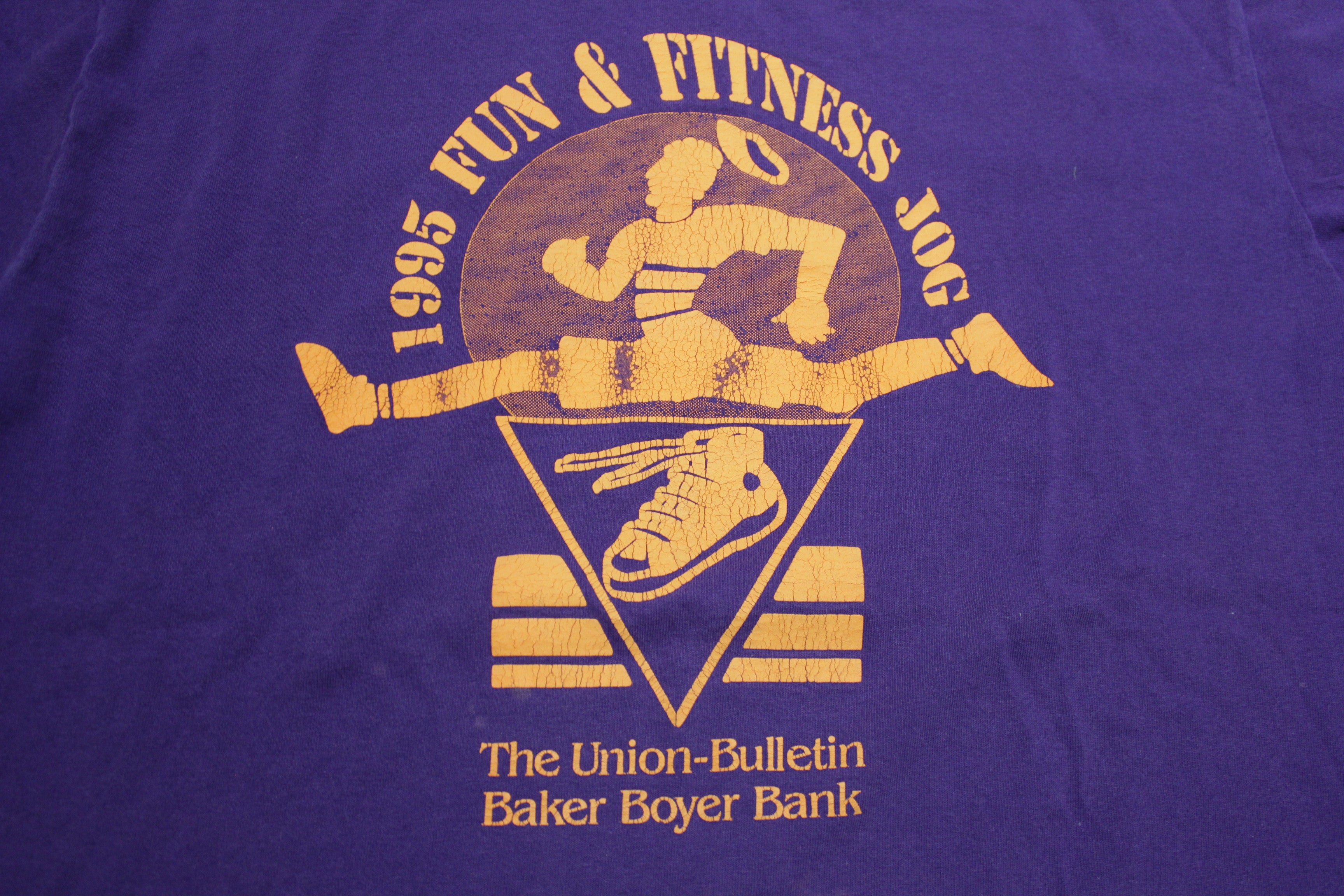 Fun & Fitness 1995 Jog Union Bulletin Baker Boyer Bank Vintage 90's USA T-Shirt