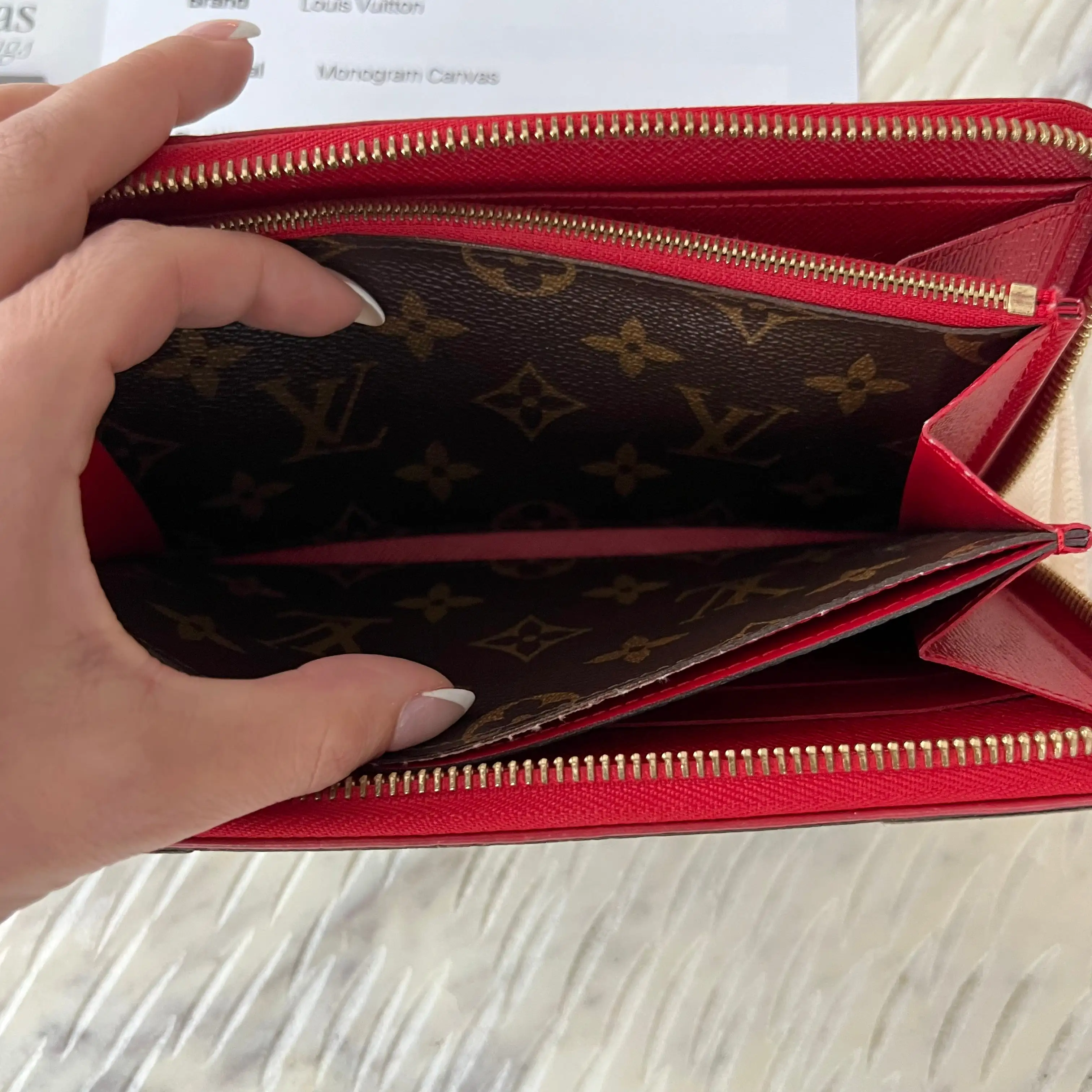 Louis Vuitton Retiro Zippy Wallet