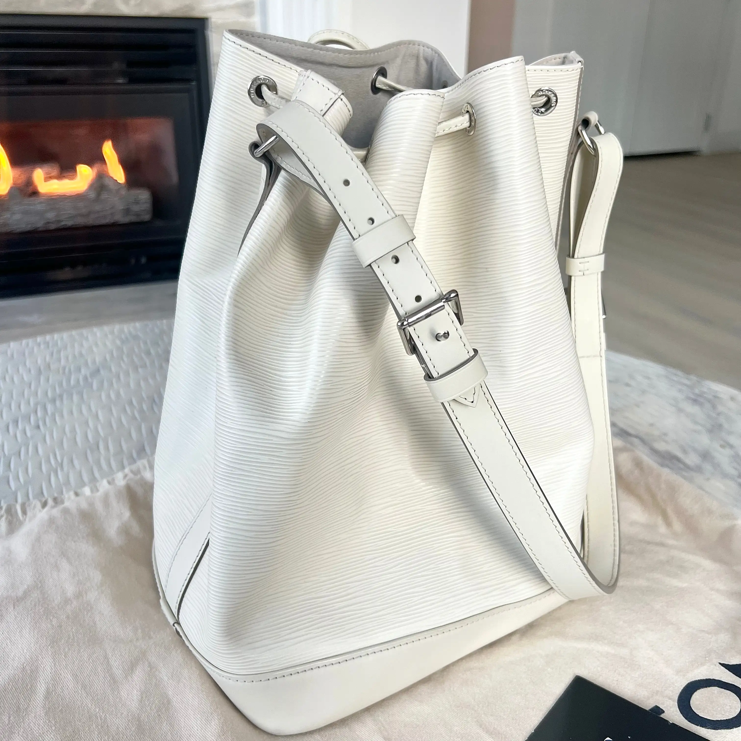 Louis Vuitton White Epi Leather Neo Noe Bag