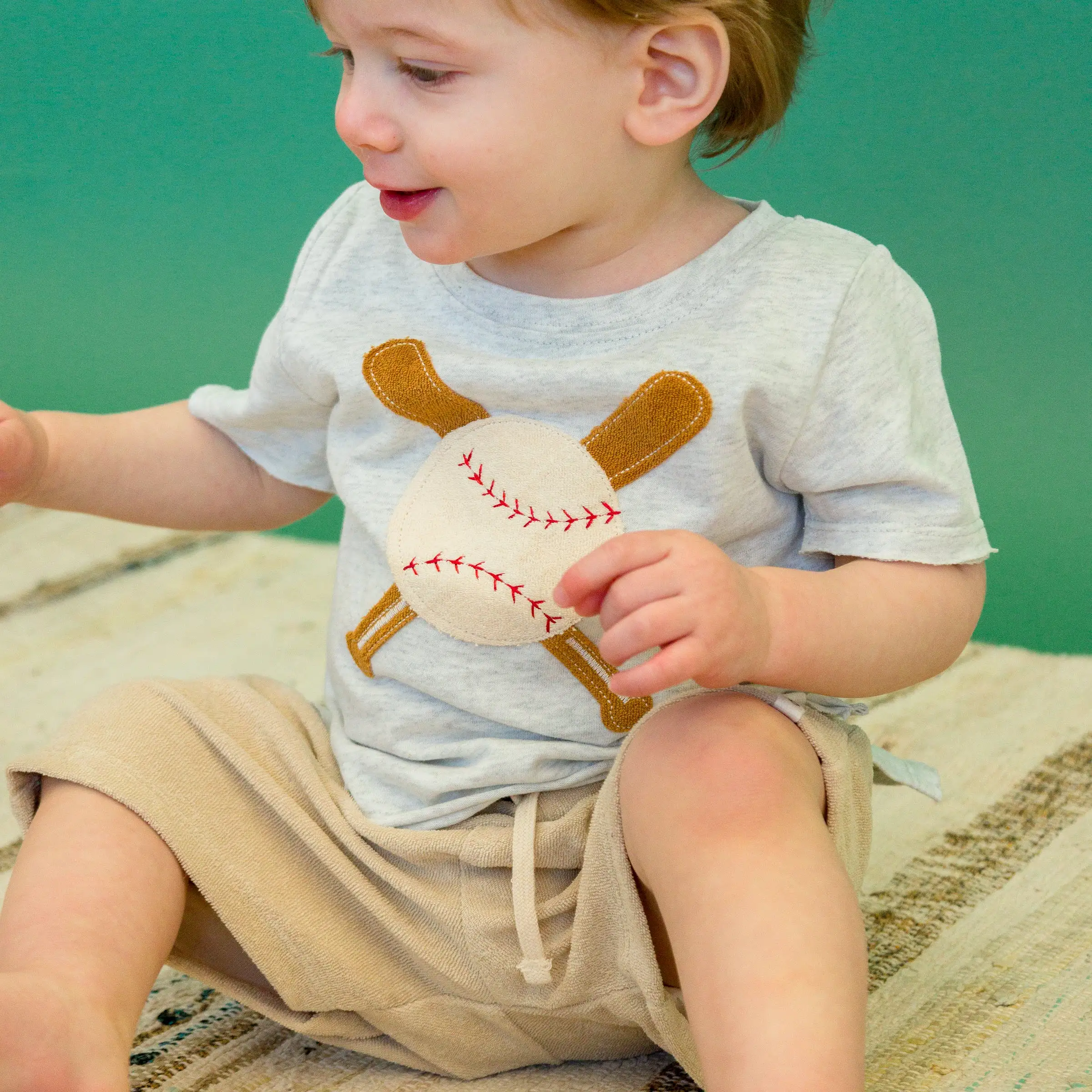 oh baby! Raw Edge Short Sleeve Cotton Slub Tee - Vintage Baseball Applique - Heather Gray