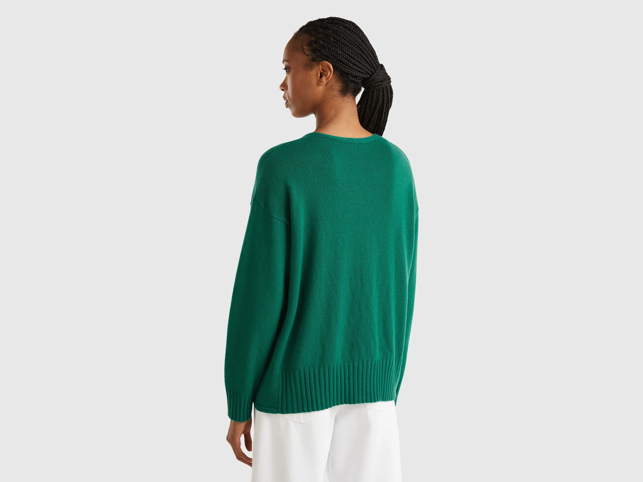 V-neck sweater in wool blend - Dark Green | Benetton