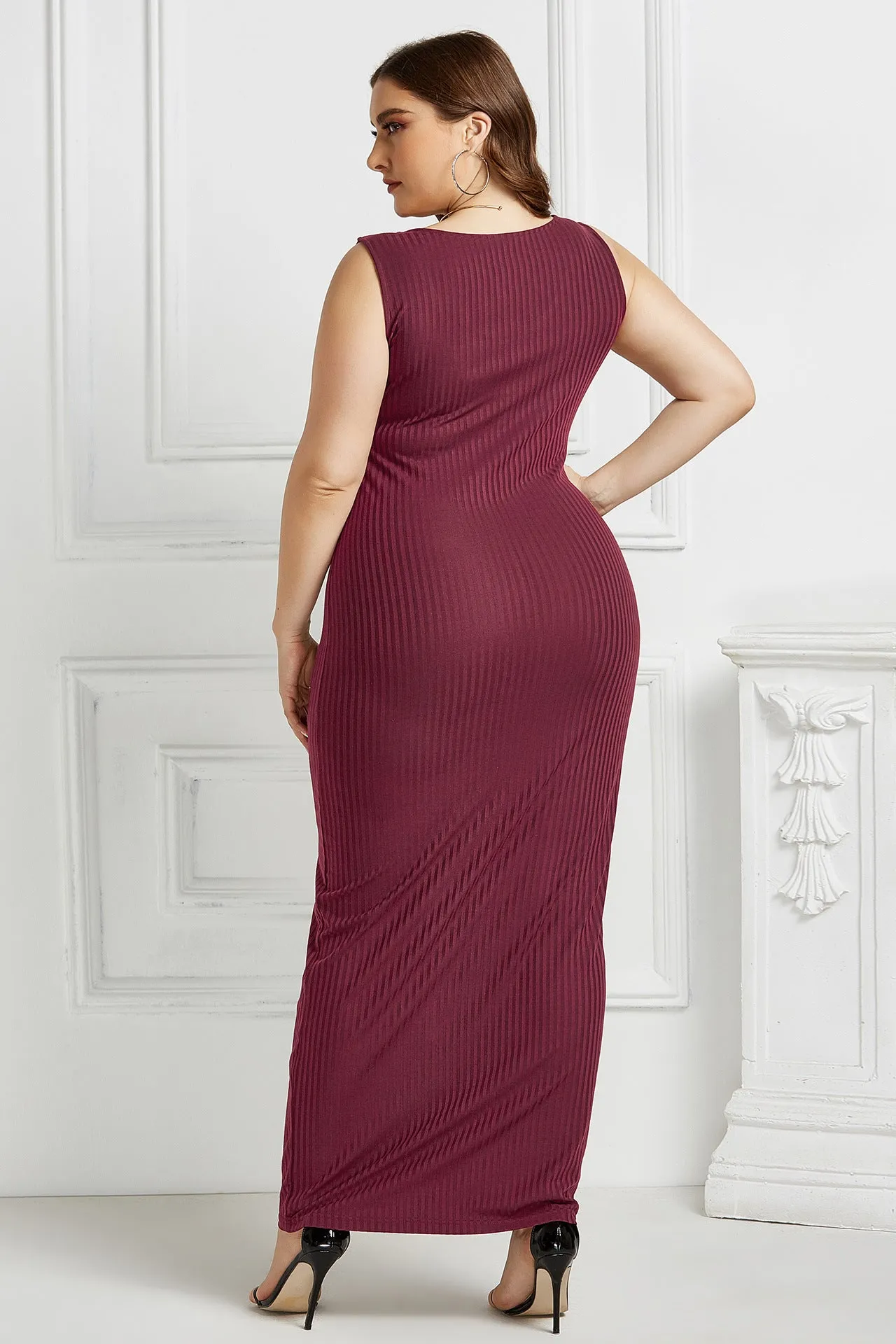 Women Plus Size Solid Sleeveless Sexy U-Neck Slim Dress